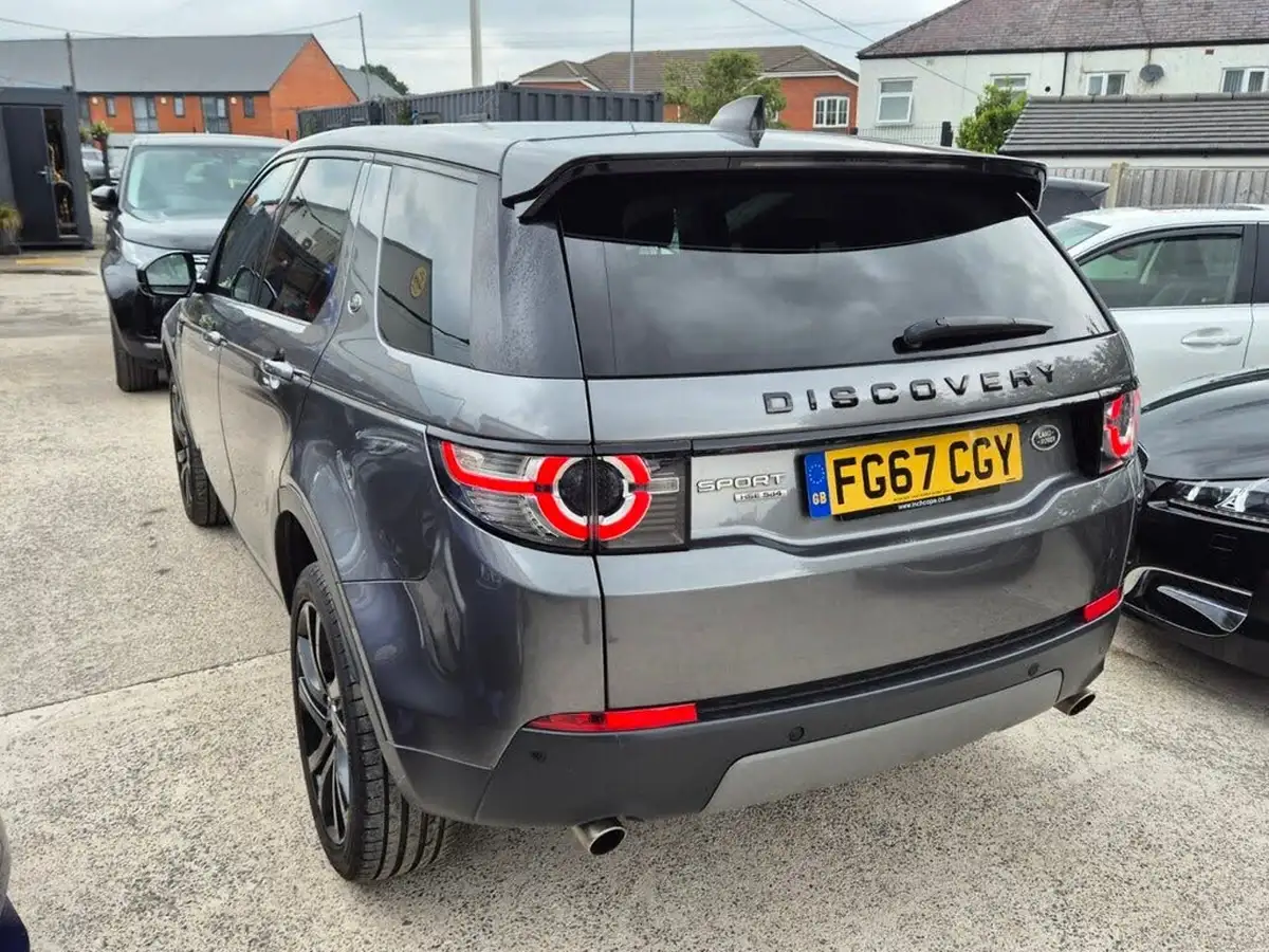 2017-land-rover-discovery-sport-20sd4-hse-black-big-3