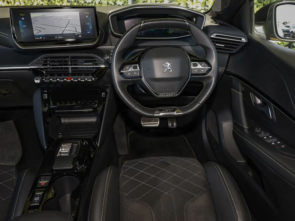 2022-peugeot-208-e-gt-premium-big-10