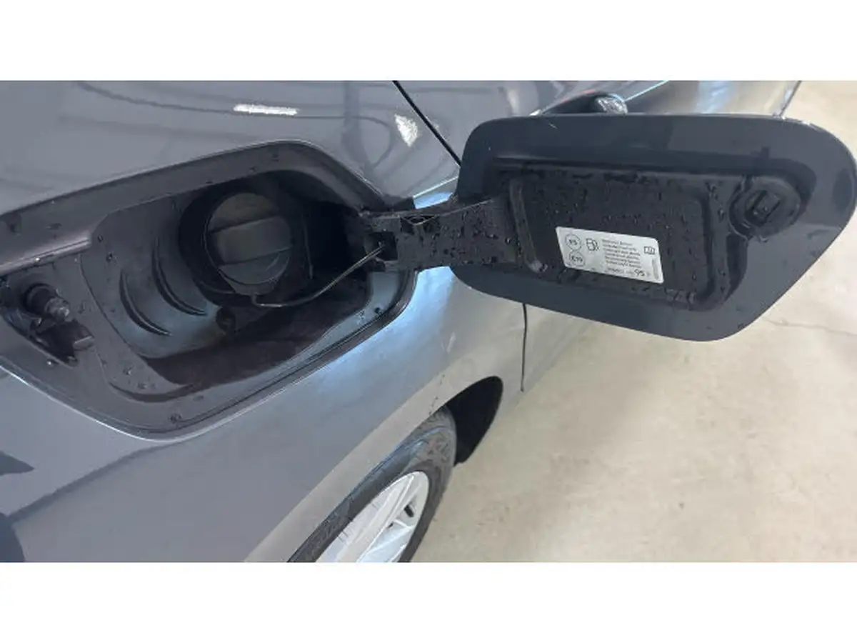 2021-volkswagen-golf-15-tsi-life-130ps-hatchback-big-27