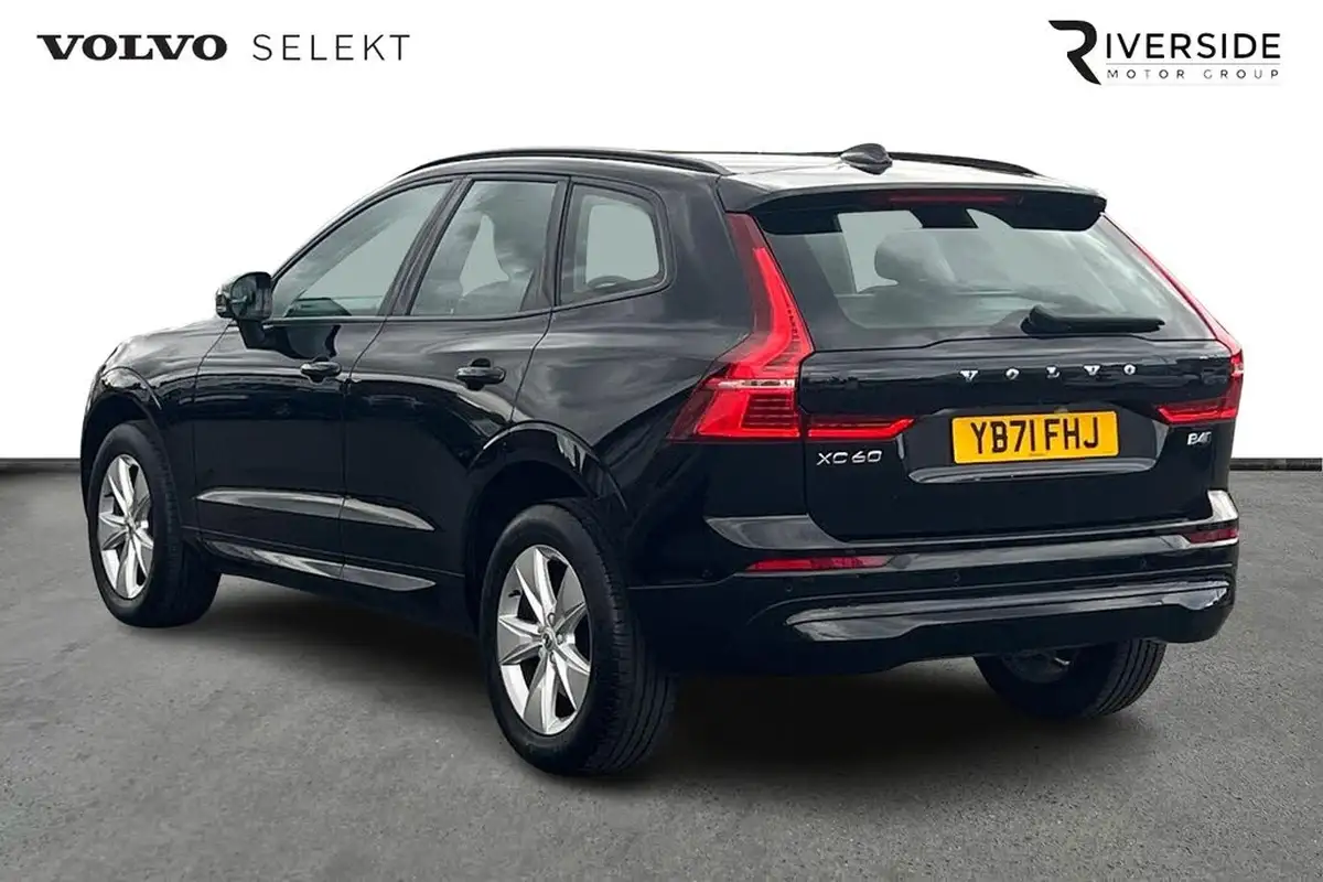 2021-volvo-xc60-20td-b4-momentum-awd-big-2