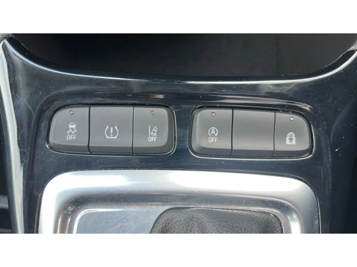 2022-vauxhall-crossland-12-design-130ps-auto-big-25