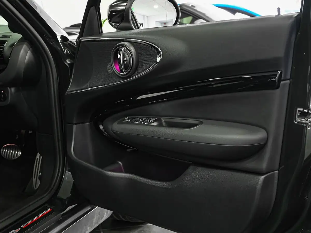 2024-mini-clubman-20-john-cooper-works-premium-plus-big-25