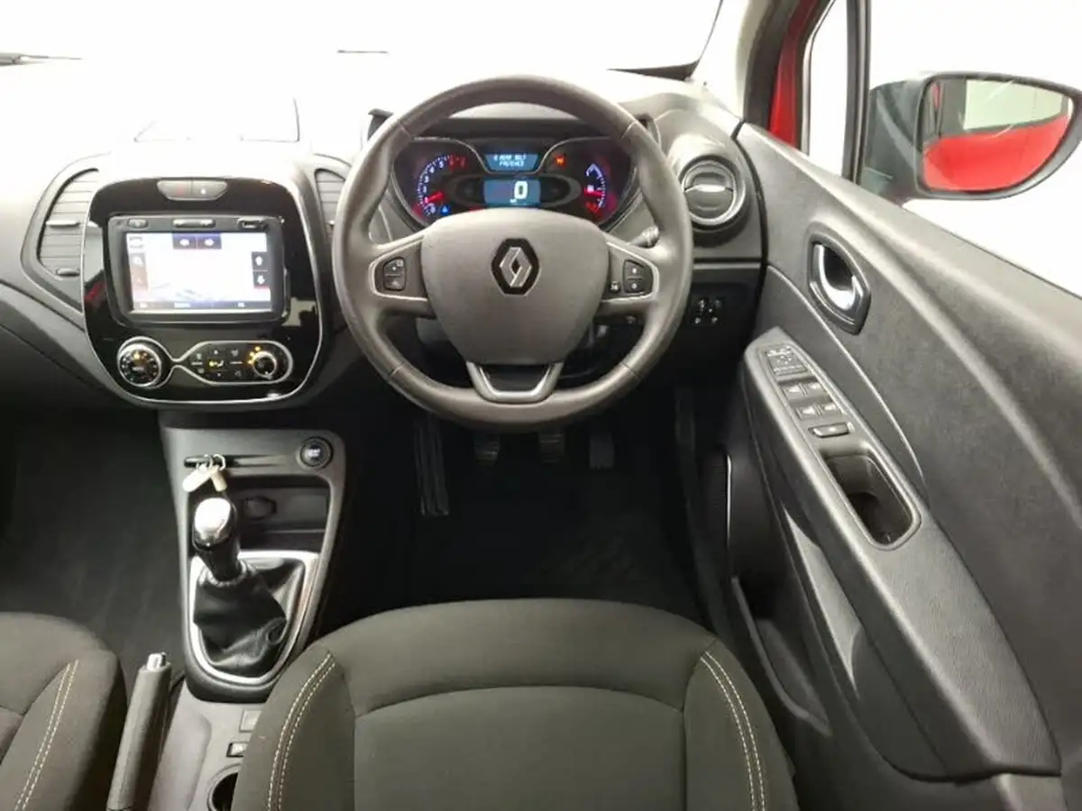 2018-renault-captur-09-tce-iconic-big-6