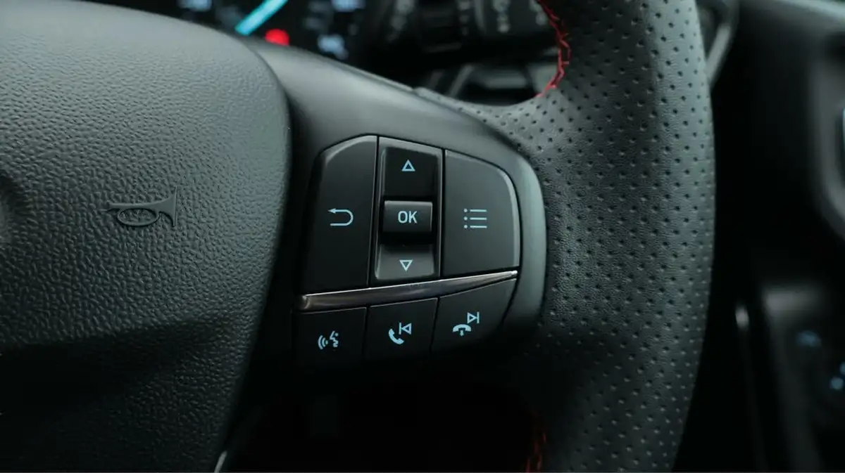 2022-ford-fiesta-10t-st-line-100ps-5d-big-25