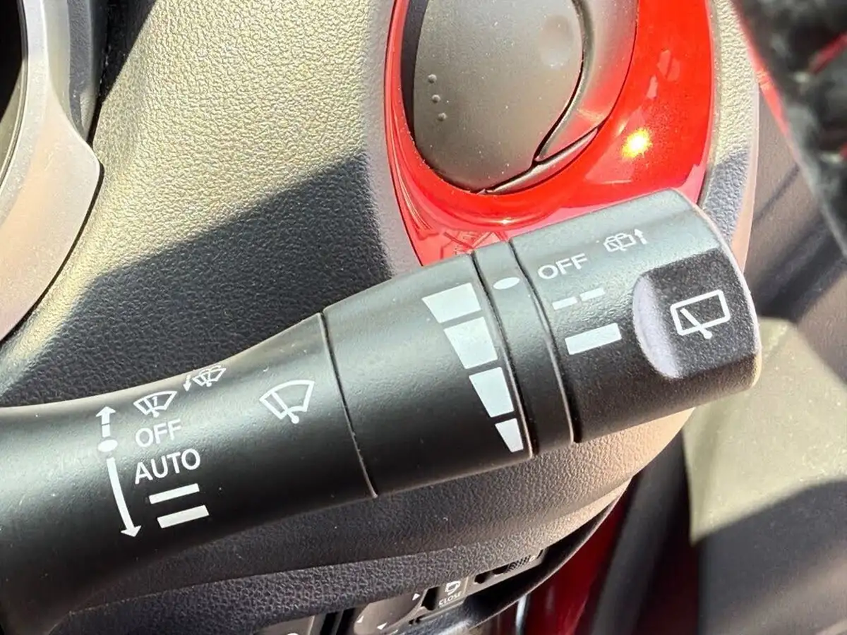 2015-nissan-juke-12-tekna-big-14
