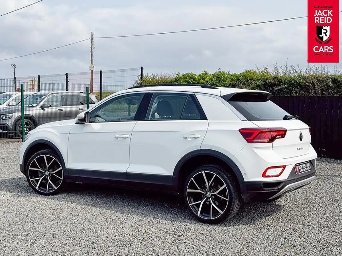 2023-volkswagen-t-roc-10-tsi-life-big-1