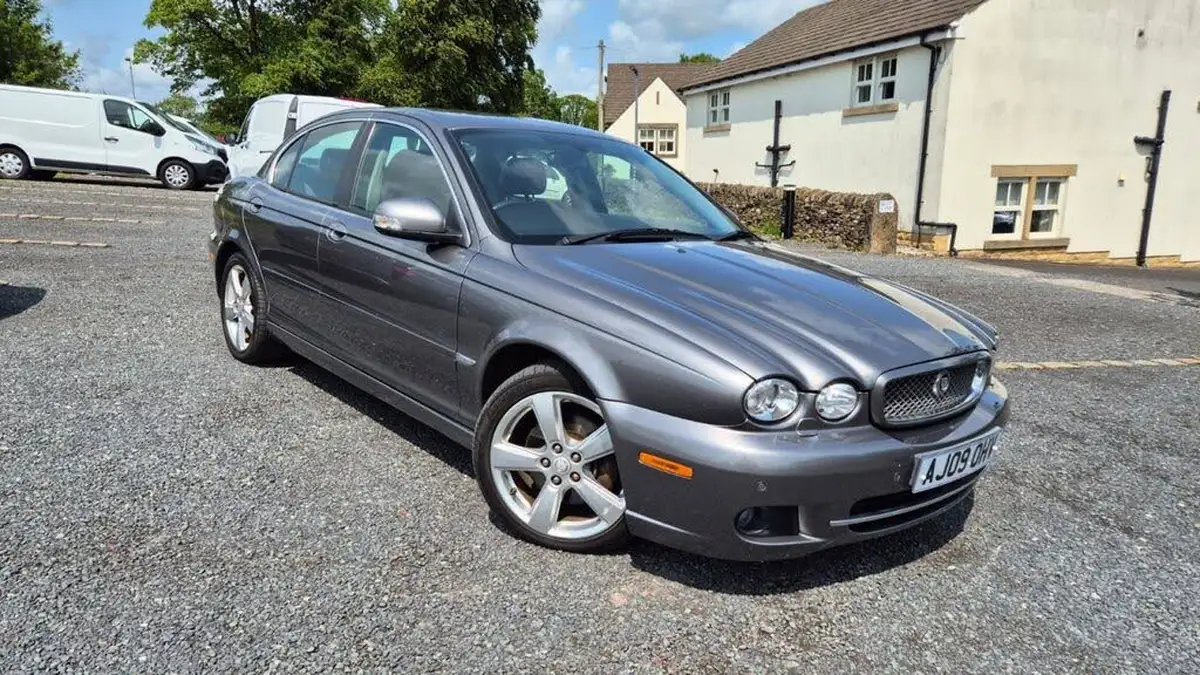 2009-jaguar-x-type-22td-se-dpf-saloon-4d-auto-big-0