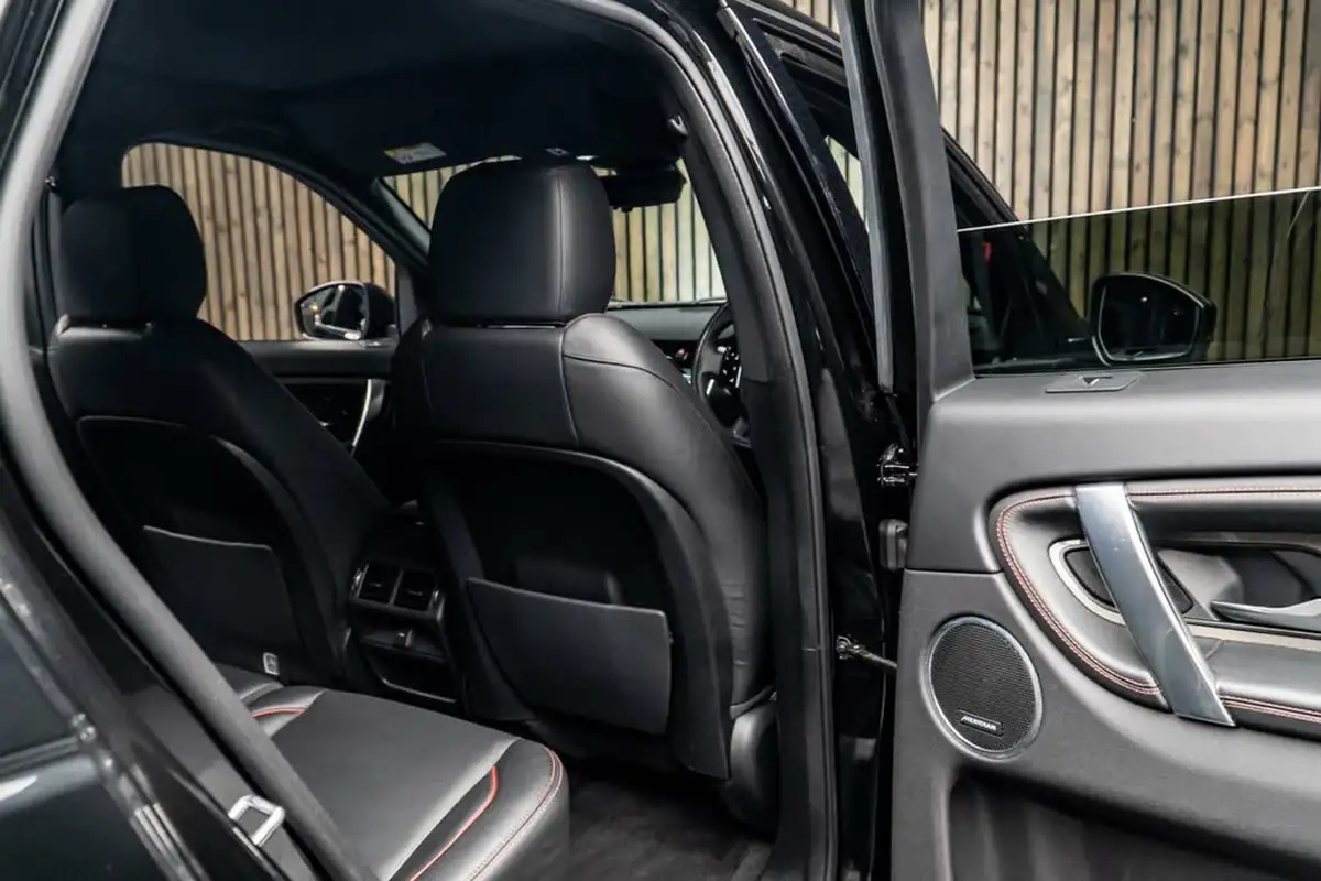 2020-land-rover-discovery-sport-20-d180-r-dynamic-hse-big-39