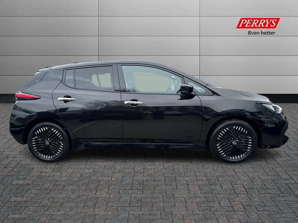 2024-nissan-leaf-e-tekna-39kwh-big-2