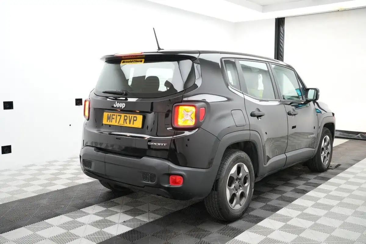 2017-jeep-renegade-14-multiair-ii-sport-big-6