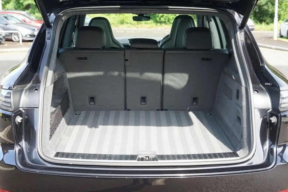 2019-porsche-cayenne-40-v8-turbo-coupe-big-38