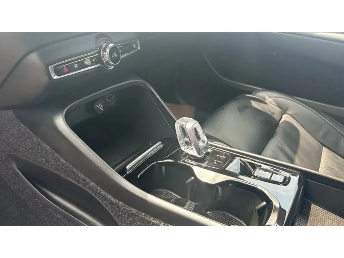 2022-volvo-xc40-15-t5-inscription-pro-big-12