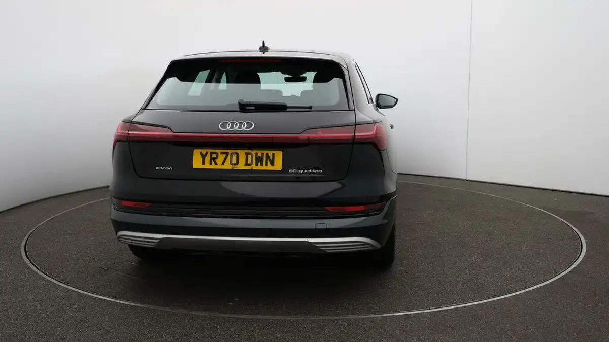 2020-audi-e-tron-50e-technik-big-59