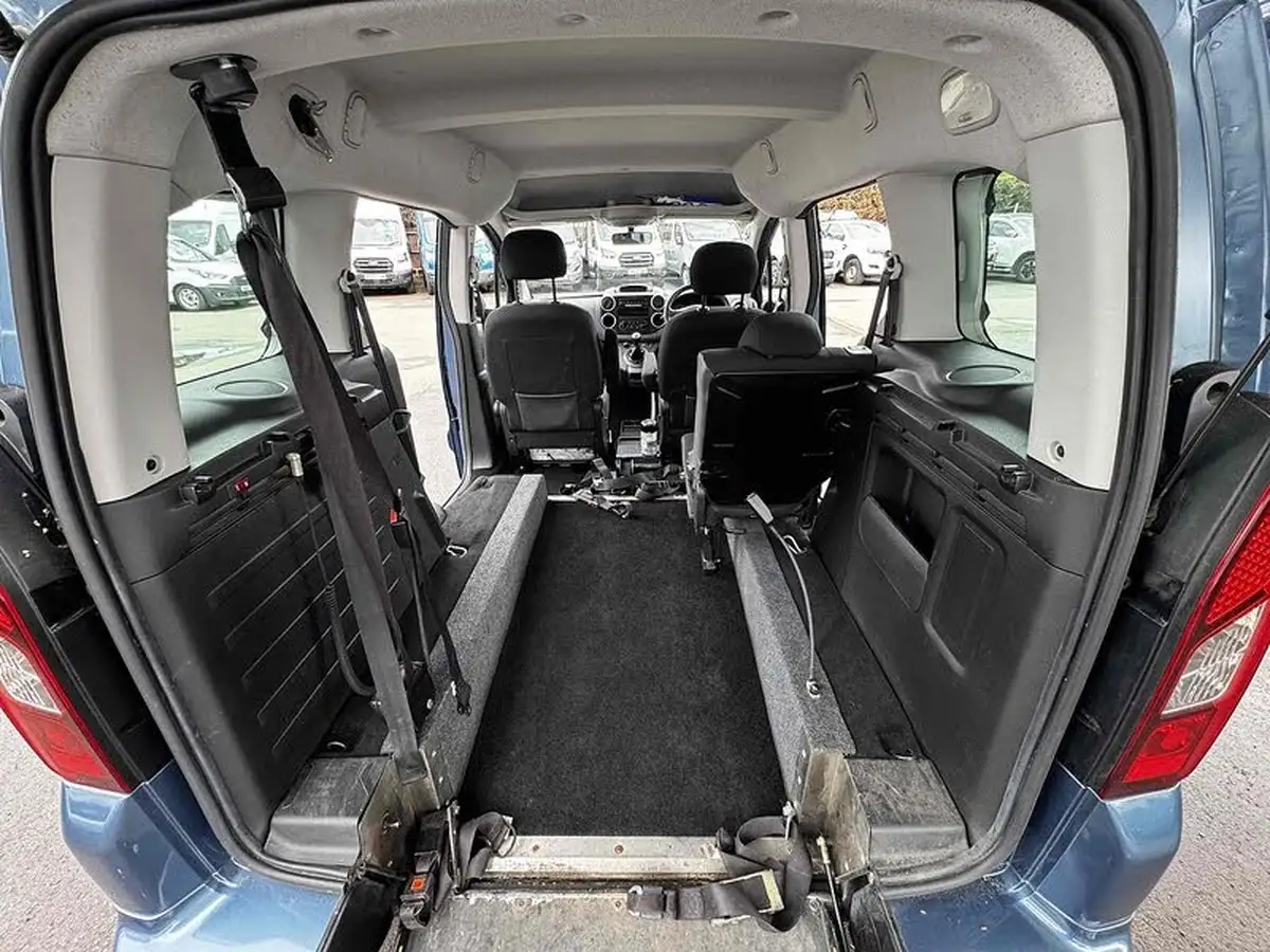 2012-peugeot-partner-16hdi-tepee-s-92bhp-big-18