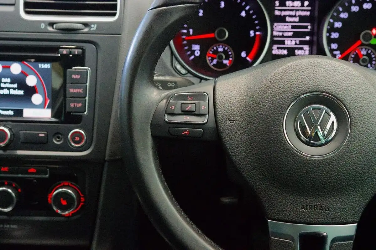 2012-volkswagen-golf-20td-gt-hatchback-5d-dsg-big-17