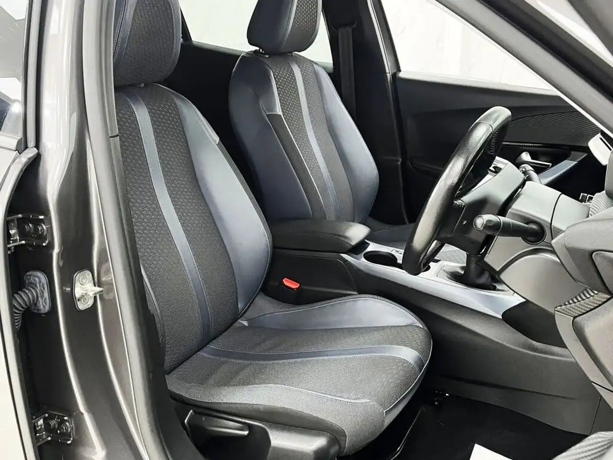 2020-peugeot-2008-suv-12-puretech-allure-premium-100bhp-big-28