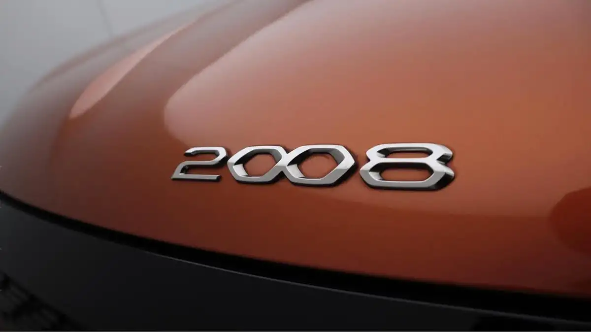 2022-peugeot-2008-suv-12-puretech-allure-premium-100bhp-big-20