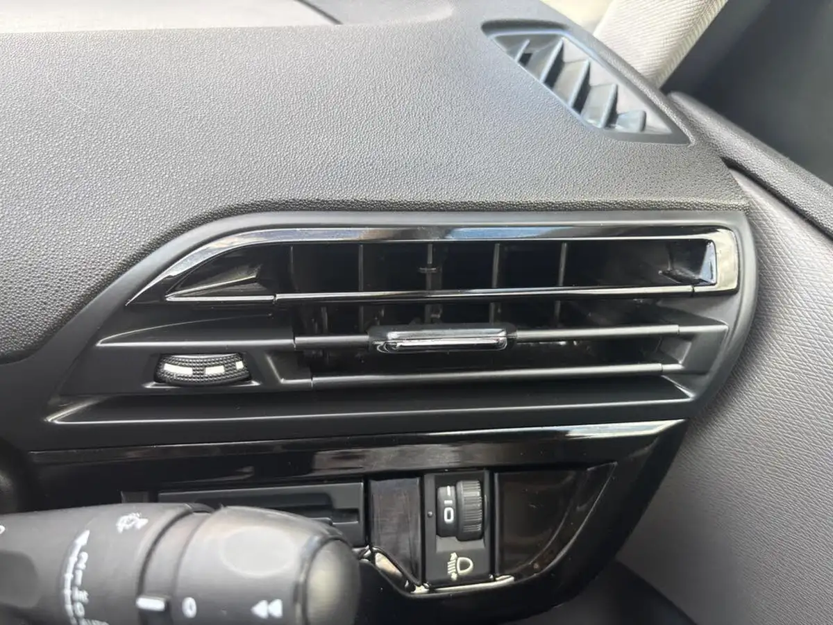 2016-citroen-c4-picasso-16bluehdi-vtr-120ps-big-23