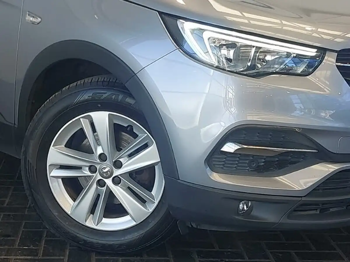 2019-vauxhall-grandland-x-12-se-ss-big-8