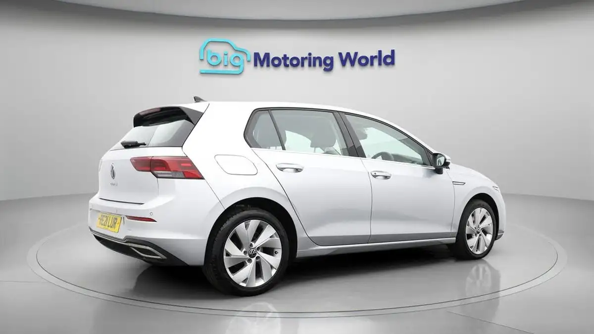 2021-volkswagen-golf-15-tsi-style-130ps-hatchback-big-7