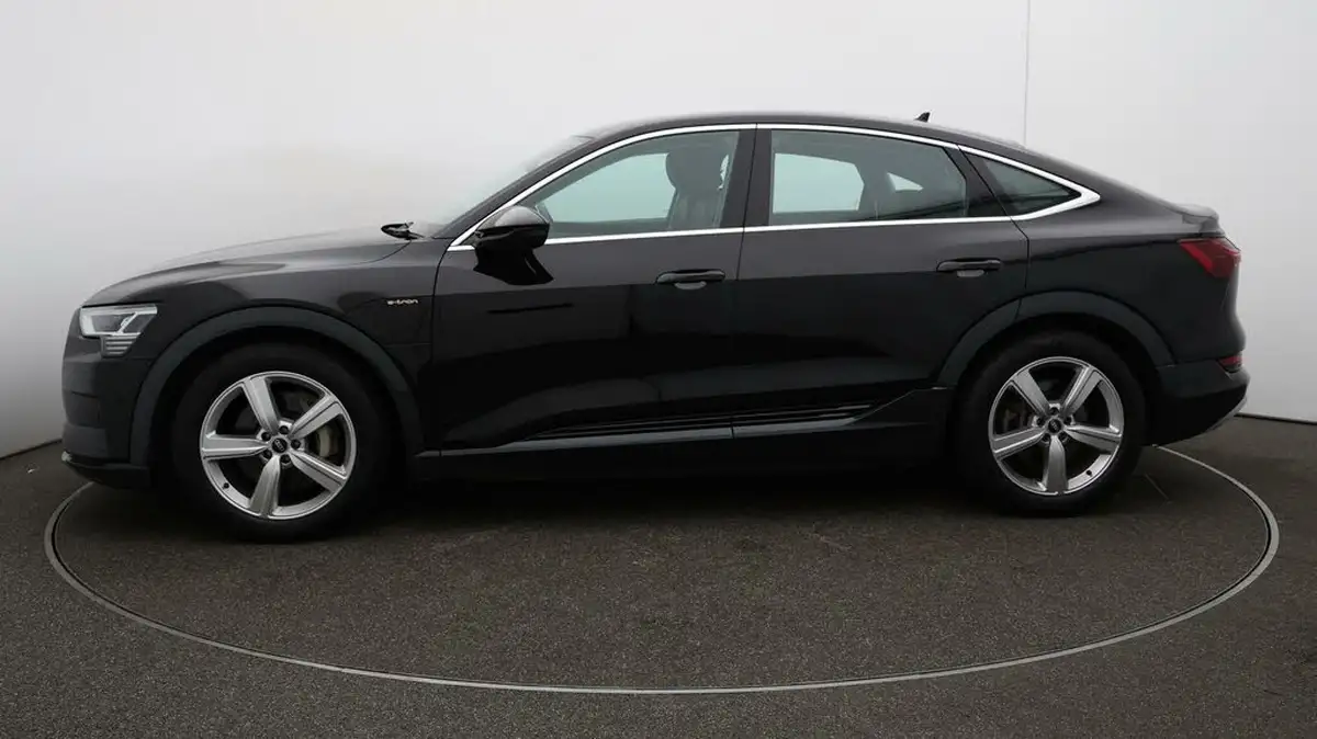 2022-audi-e-tron-50e-technik-sportback-big-67