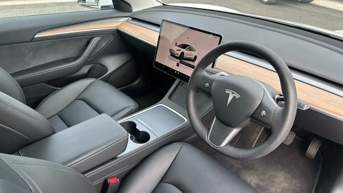 2023-tesla-model-3-e-rwd-241bhp-big-23