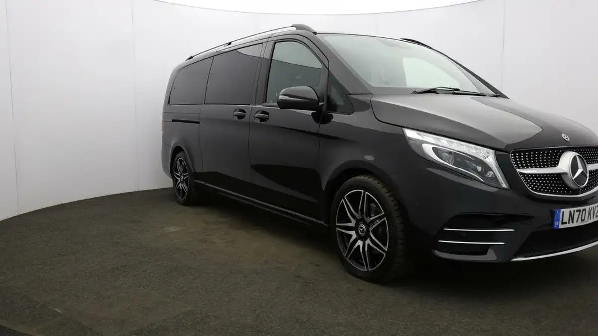 2020-mercedes-benz-v-class-20d-v300d-amg-line-extra-long-big-49