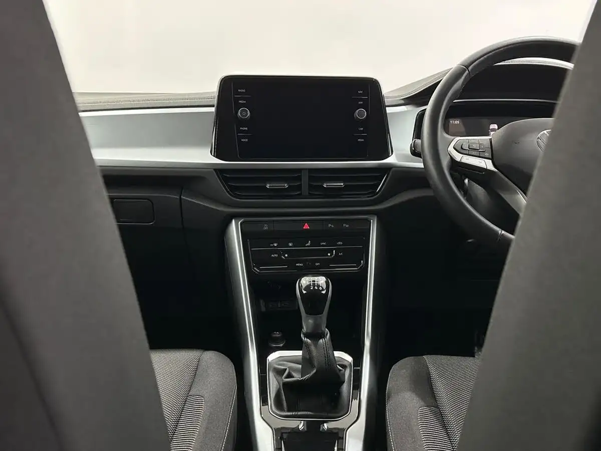 2022-volkswagen-t-roc-15-tsi-life-big-17