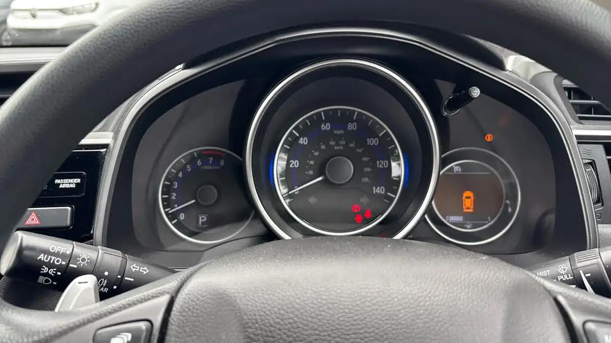 2019-honda-jazz-13-i-vtec-se-navi-cvt-big-12