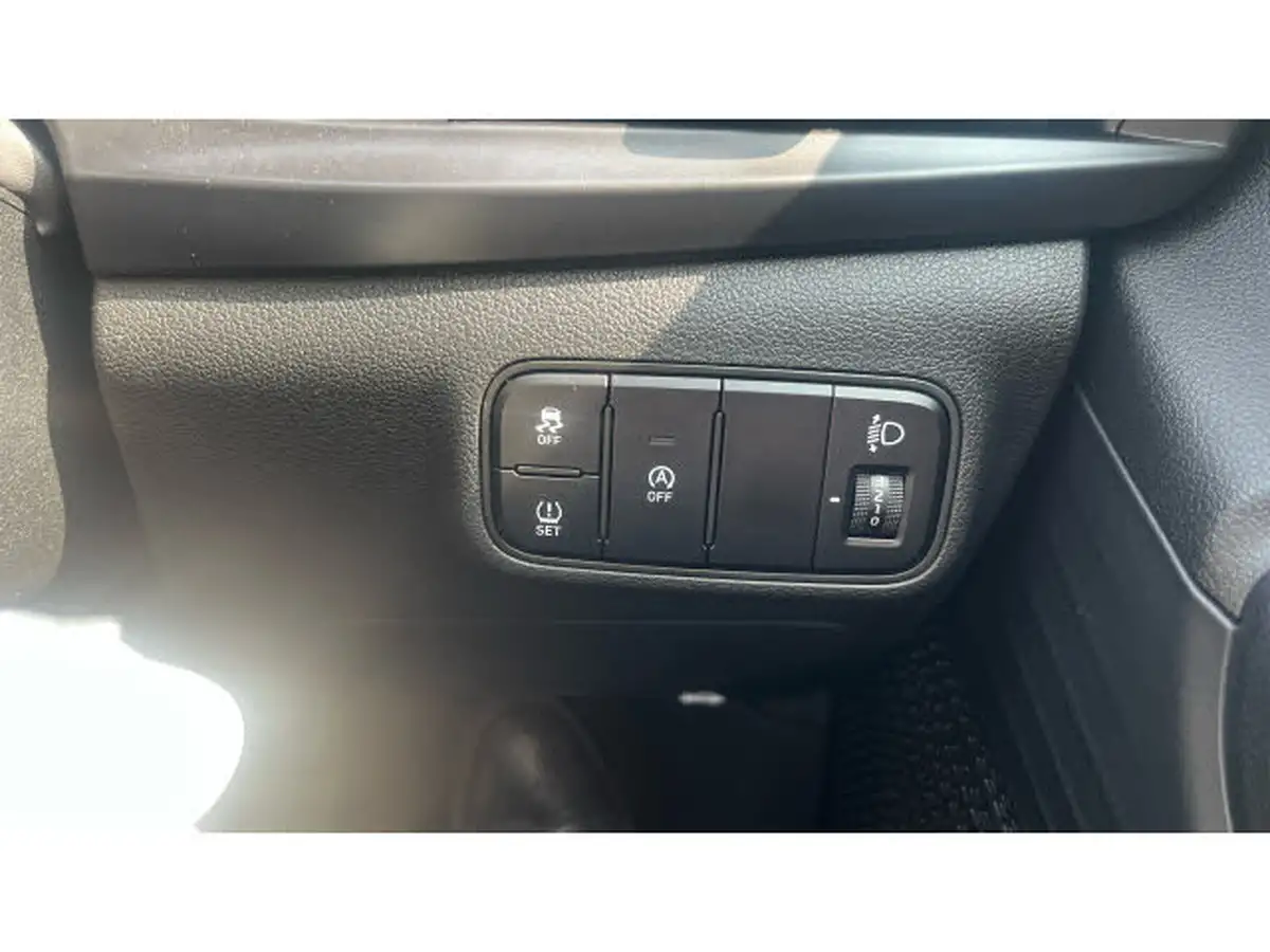 2022-hyundai-i20-10-t-gdi-se-connect-eclutch-imt-big-21