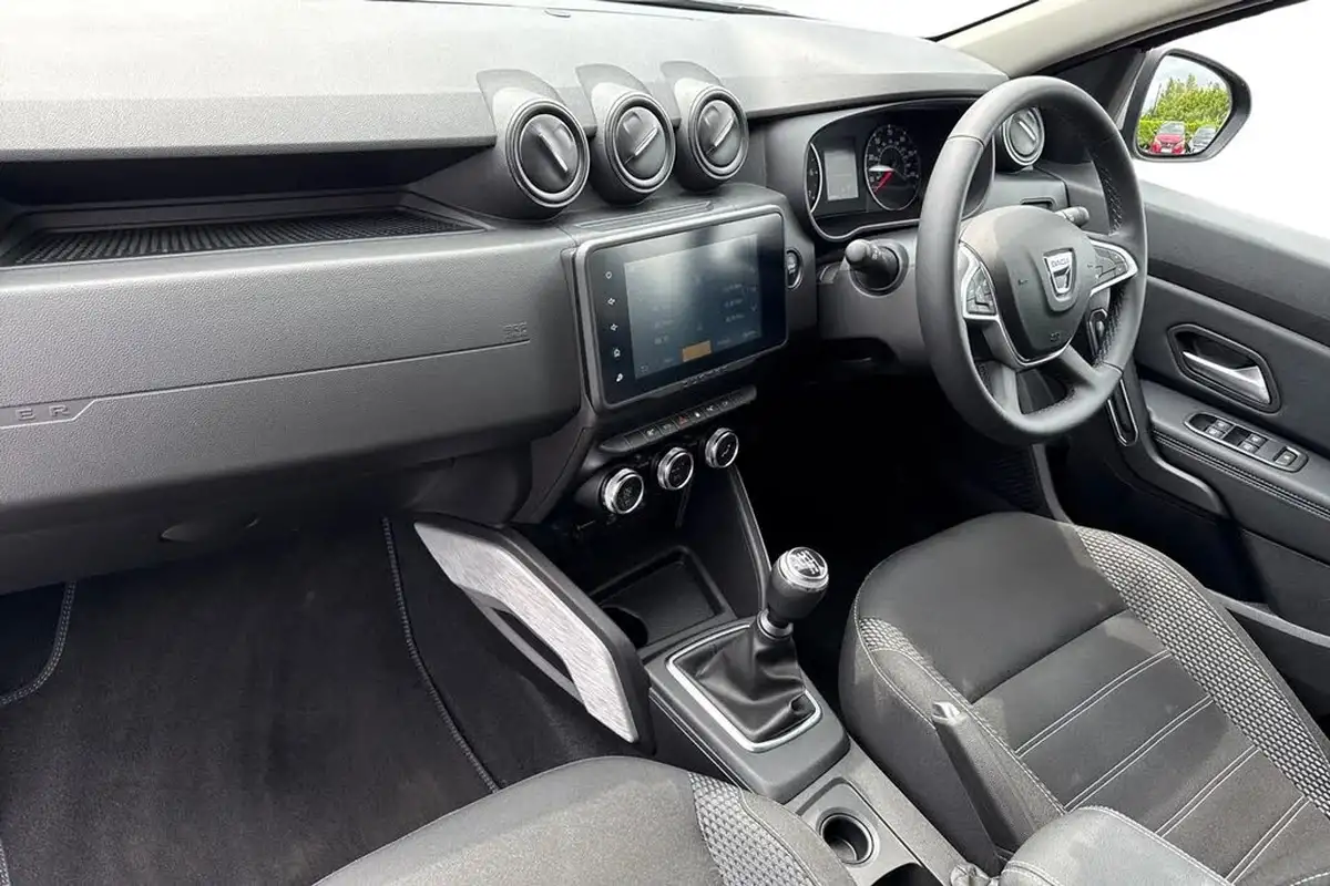2022-dacia-duster-09-tce-prestige-big-13