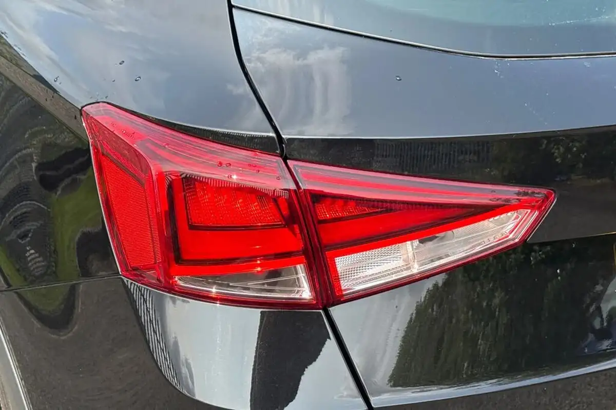 2021-seat-arona-10-tsi-fr-red-edition-big-37
