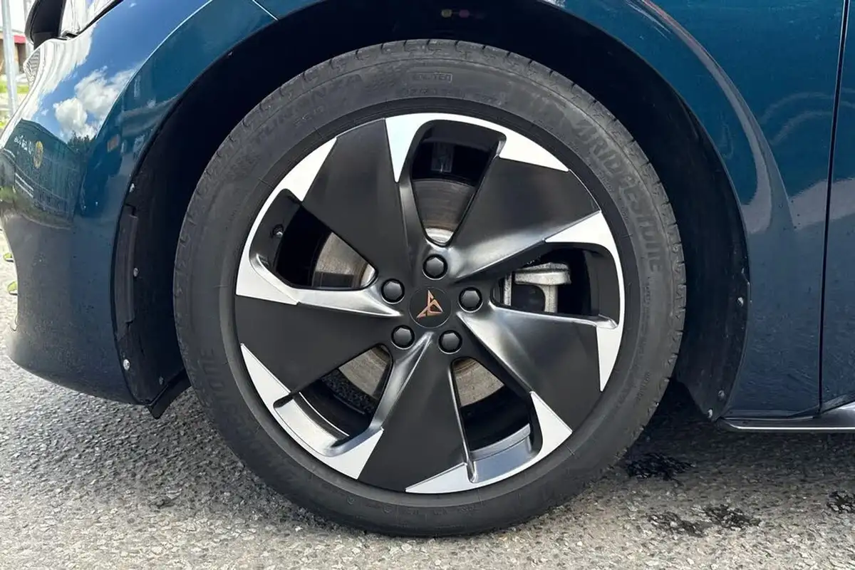 2024-cupra-born-e-v2-230ps-58kwh-e-boost-big-8