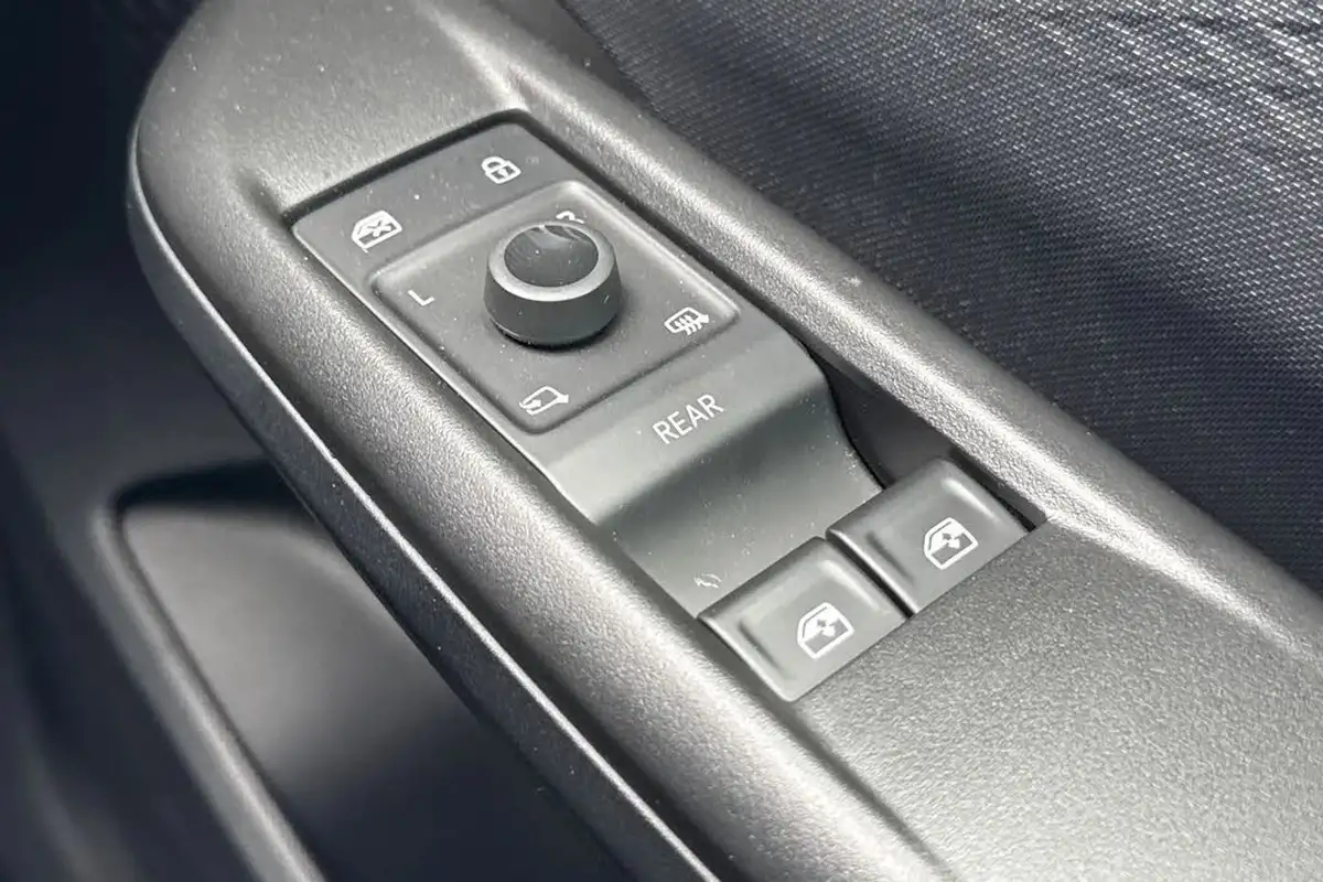 2024-cupra-born-e-v2-230ps-58kwh-e-boost-big-32