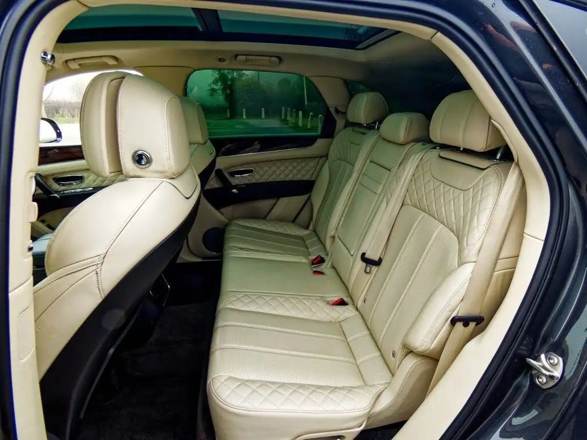 2017-bentley-bentayga-40-diesel-big-28