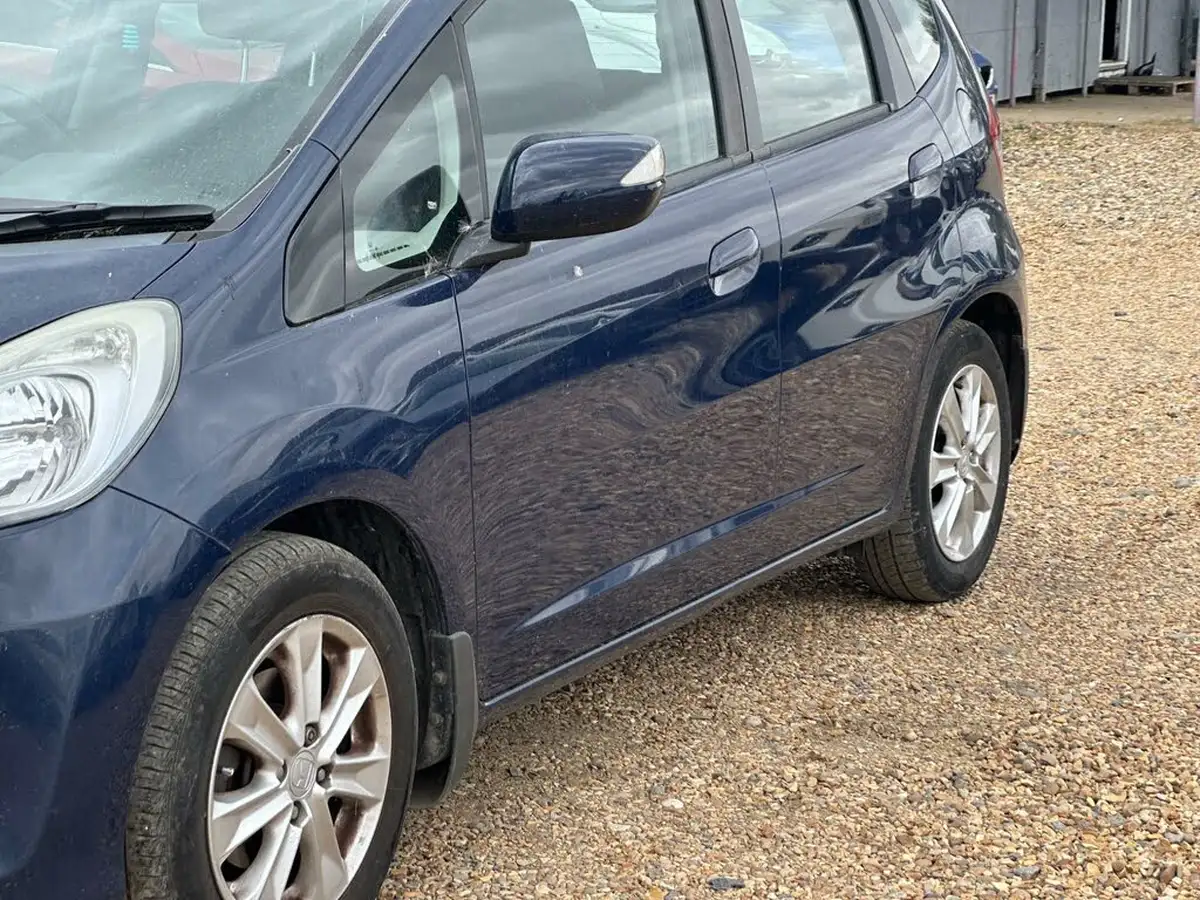 2013-honda-jazz-14-es-cvt-big-8