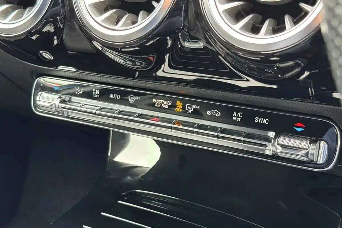 2019-mercedes-benz-a-class-15d-a180d-amg-line-premium-hatchback-5d-7g-dct-big-21
