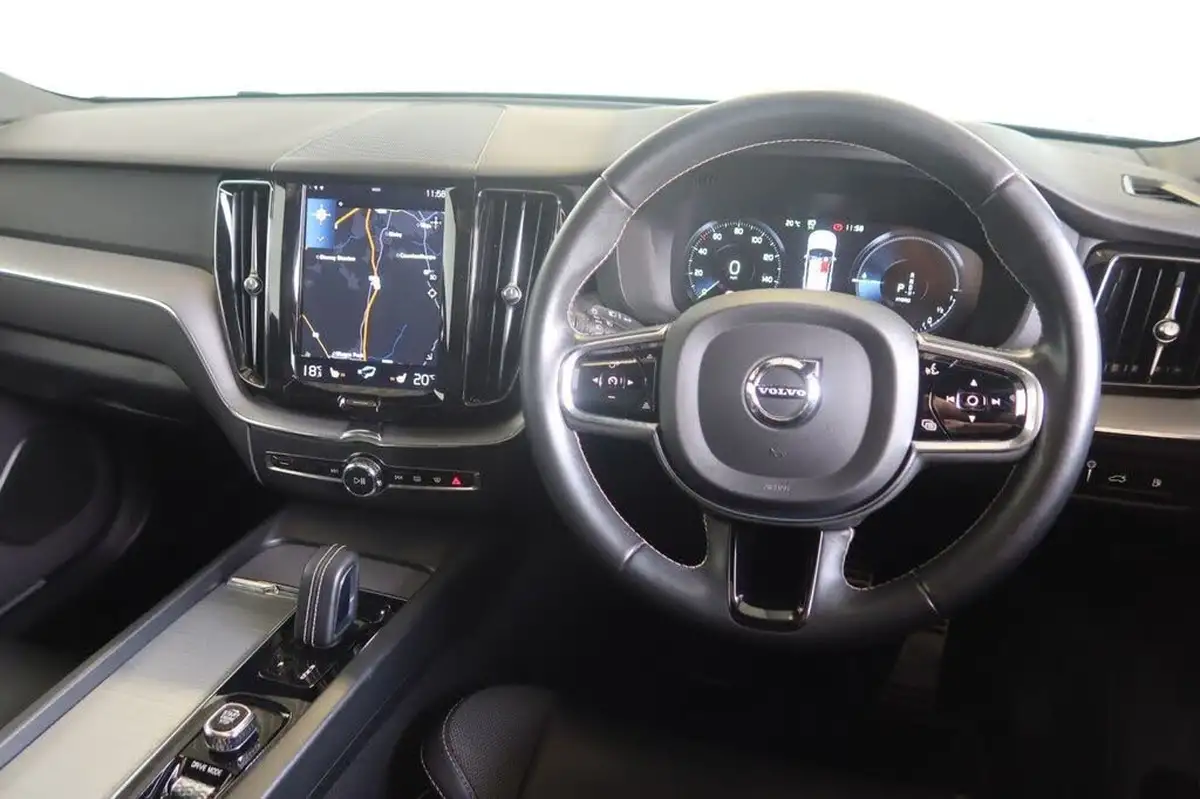 2021-volvo-xc60-20-t6-r-design-340bhp-big-4
