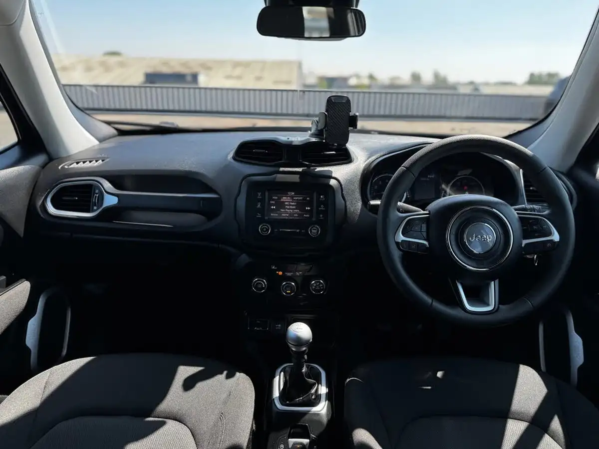 2018-jeep-renegade-10-gse-sport-big-20