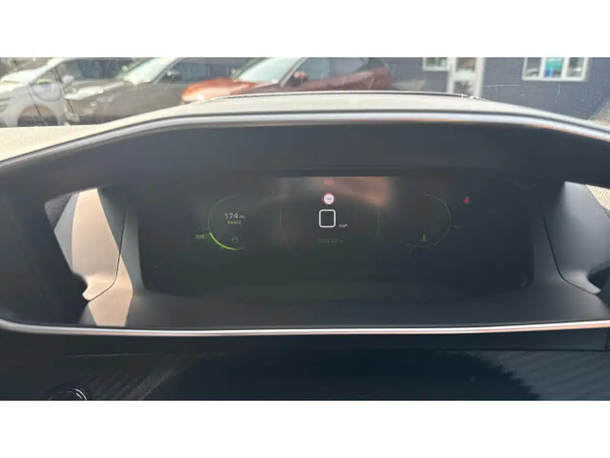 2022-peugeot-2008-suv-12-puretech-gt-big-17