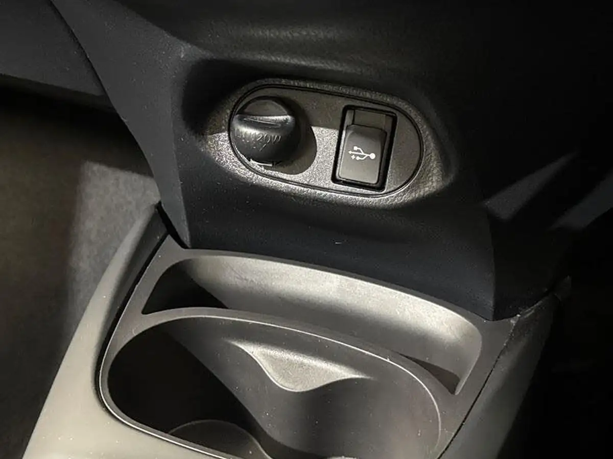 2020-toyota-yaris-15-vvt-i-icon-98bhp-hybrid-1497cc-e-cvt-big-23