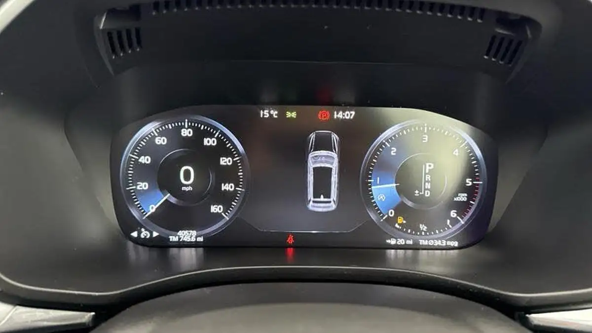 2020-volvo-xc60-20td-d4-momentum-pro-big-19