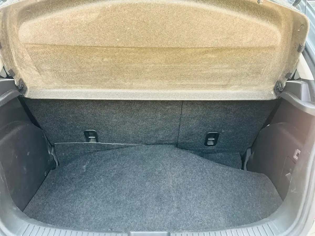 2012-mazda-mazda2-13-venture-big-11
