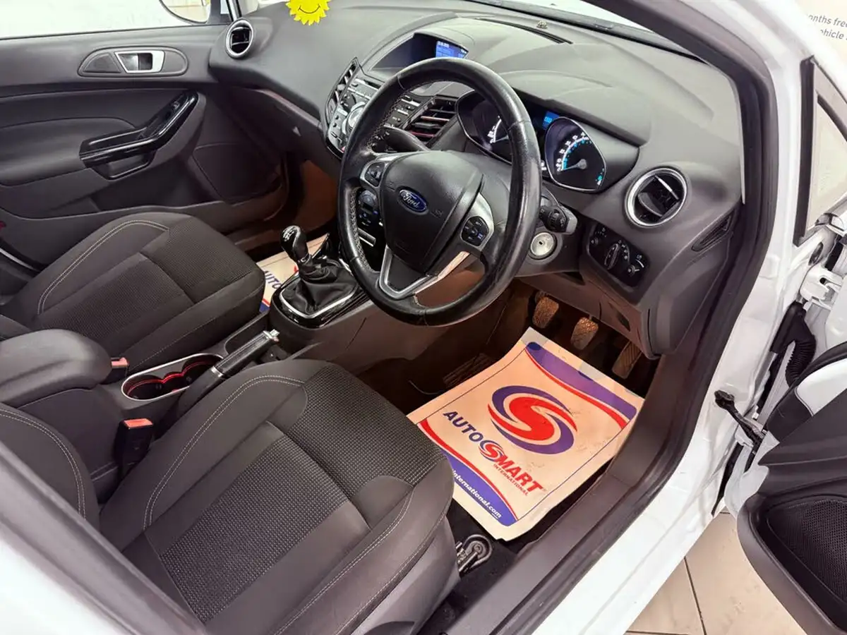 2015-ford-fiesta-10t-titanium-100ps-ecoboost-ss-5d-big-15