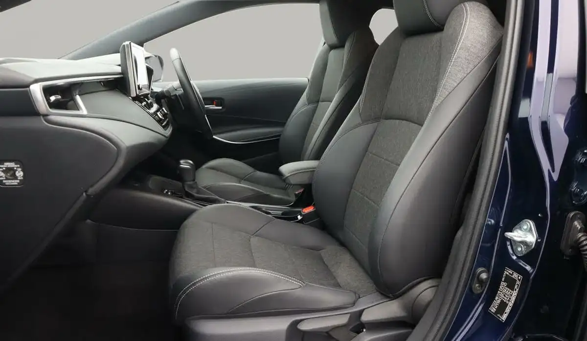 2022-toyota-corolla-20-vvt-i-design-181bhp-spare-wheel-hatchback-big-14