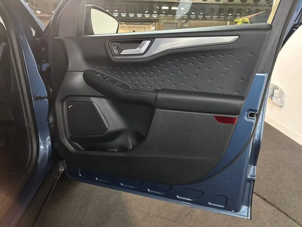 2020-ford-kuga-15-titanium-big-34
