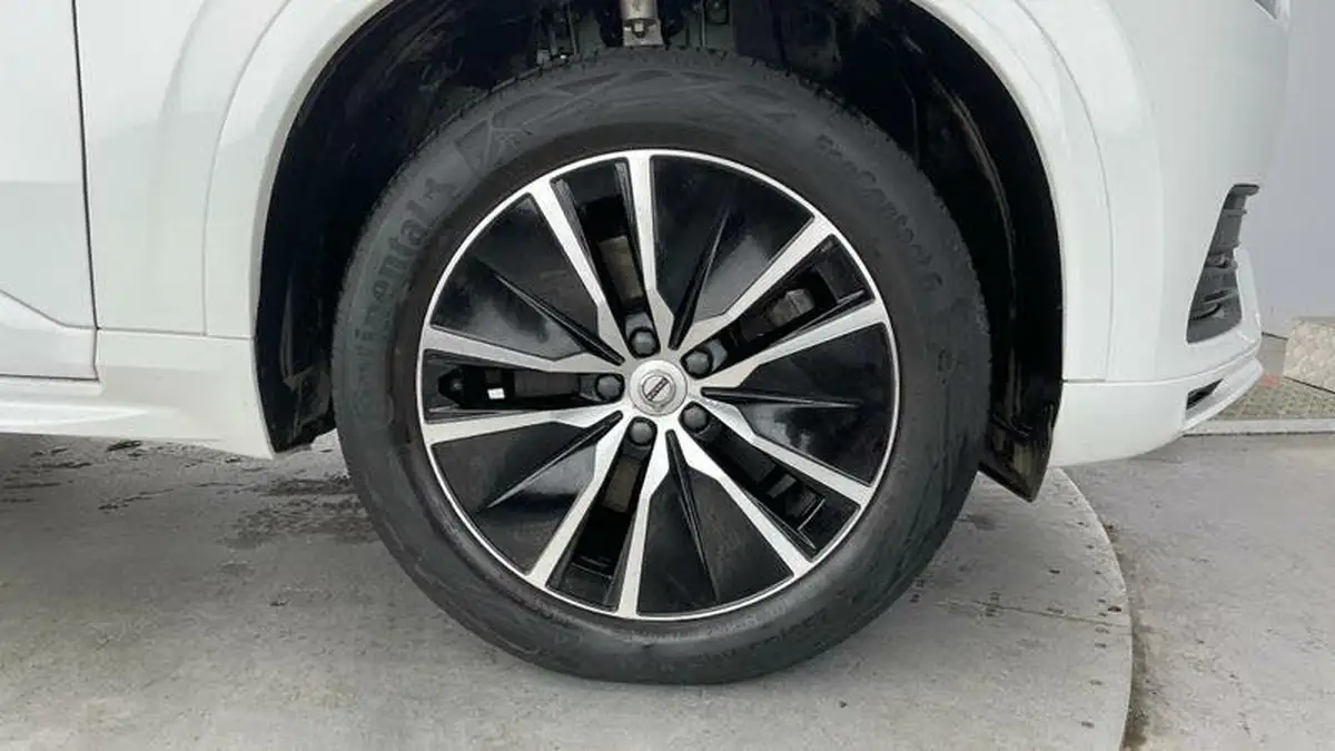 2022-volvo-xc90-20td-b5-momentum-big-4