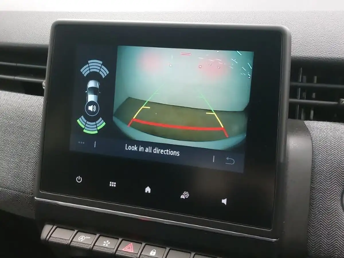 2024-renault-clio-10-tce-techno-big-16