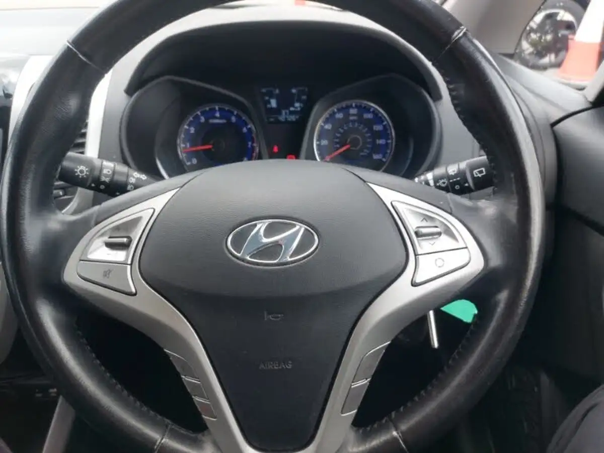 2017-hyundai-ix20-14-se-big-14
