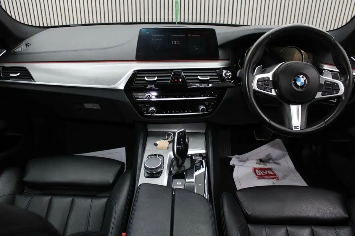 2017-bmw-5-series-20td-520d-m-sport-xdrive-saloon-4d-big-13